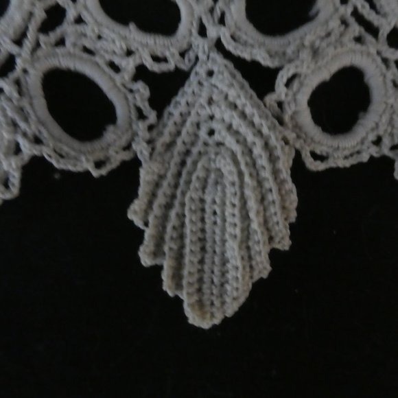 Gorgeous Handmade Vintage Crochet Doily - Picture 4 of 8